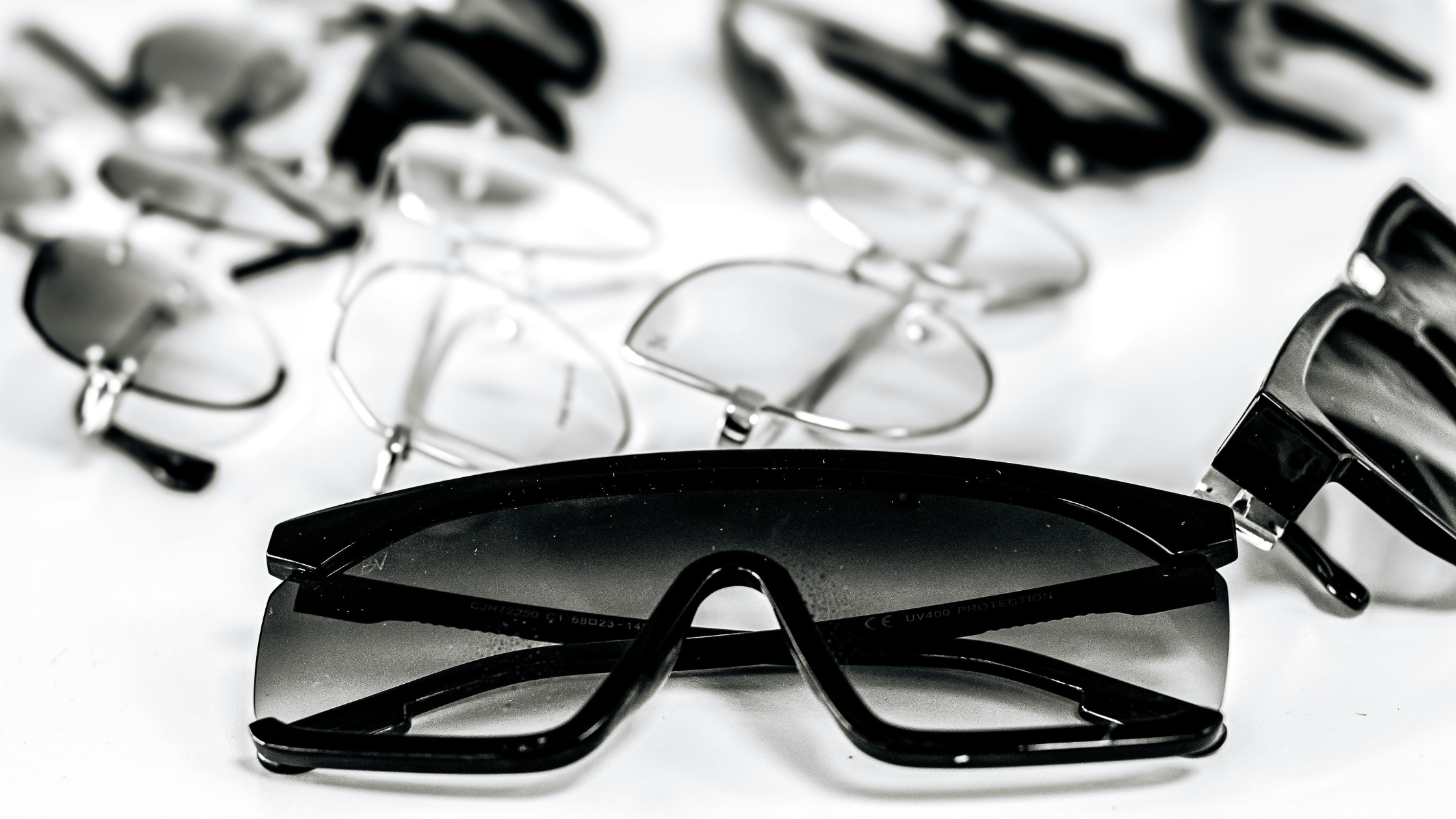Glasses Frame Styles UK – Trendy & Modern | Jhonny Goggles – Johnny Goggles